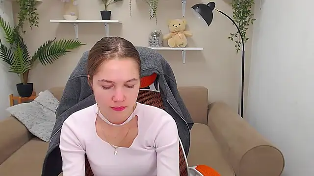 Snapshot of Spicy_Lexi chatting on 10.09.25 Spicy Lexi online show from 10.09.25