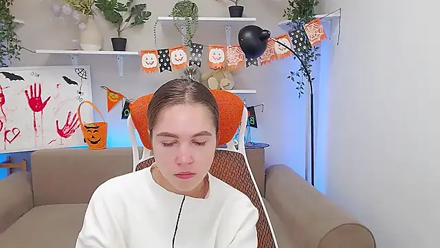 Snapshot of Spicy_Lexi chatting on 10.17.25 Spicy Lexi online show from 10.17.25