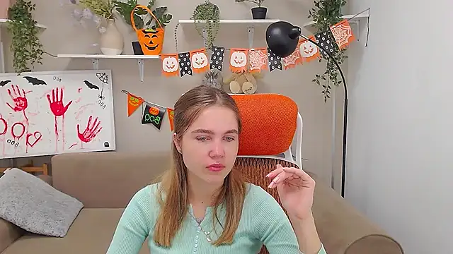 Snapshot of Spicy_Lexi chatting on 10.20.25 Spicy Lexi online show from 10.20.25