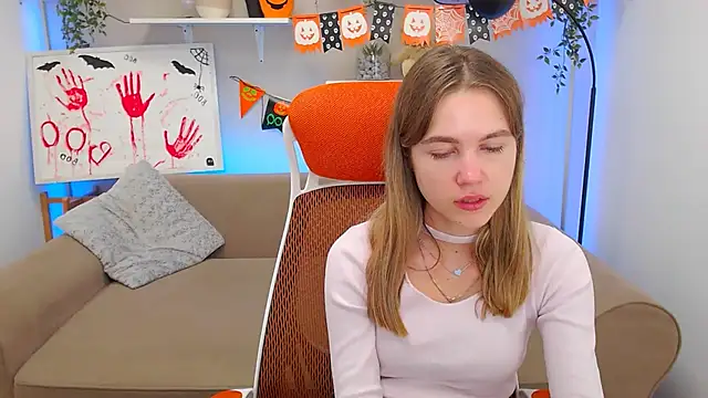 Snapshot of Spicy_Lexi chatting on 10.21.25 Spicy Lexi online show from 10.21.25