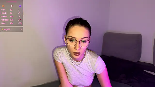 Snapshot of ScarlettSmithX chatting on 11.20.25 ScarlettSmithX online show from 11.20.25