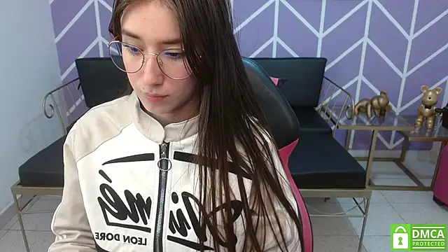 Snapshot of Adhara_Kitten chatting on 09.23.25 Adhara Kitten online show from 09.23.25