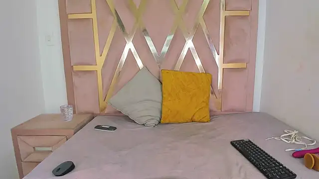 Snapshot of dannyasm chatting on 11.05.25 dannyasm online show from 11.05.25