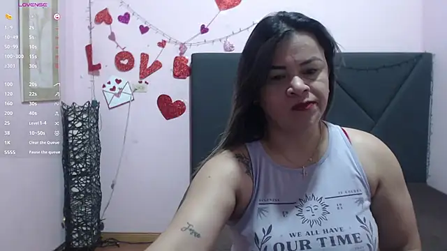 pamela echeverria online show from 04.08.26