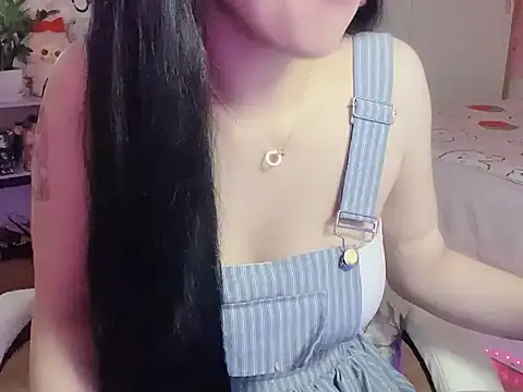 Snapshot of keelinnn19 chatting on 10.21.25 keelinnn19 online show from 10.21.25