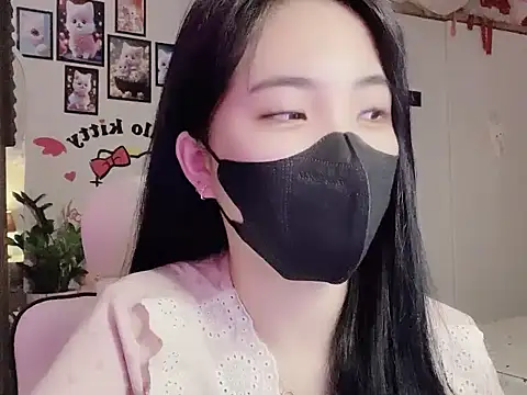 Snapshot of keelinnn19 chatting on 10.25.25 keelinnn19 online show from 10.25.25