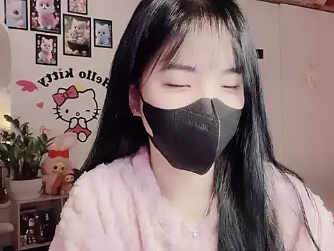 Snapshot of keelinnn19 chatting on 11.18.25 keelinnn19 online show from 11.18.25