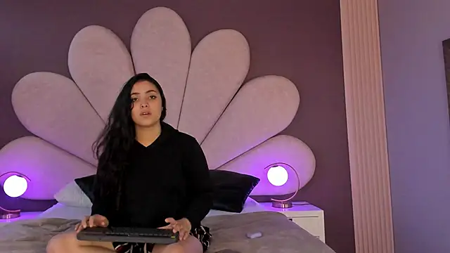 NickandAbby  online show from 11.26.25