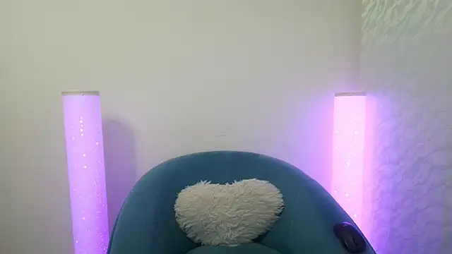 Snapshot of AlanaMilani_ chatting on 02.25.26 AlanaMilani online show from 02.25.26