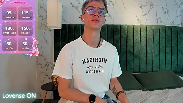 Snapshot of nicktorn chatting on 02.09.26 nicktorn online show from 02.09.26