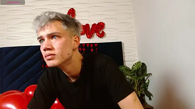 Snapshot of nicktorn chatting on 02.14.26 nicktorn online show from 02.14.26