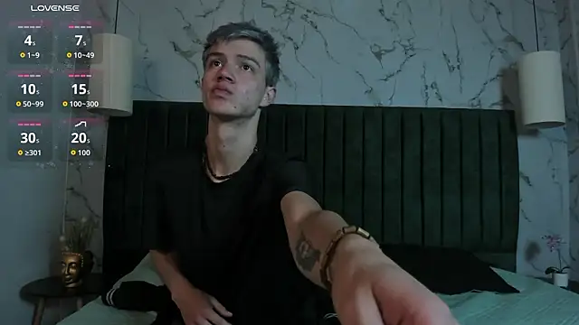 Snapshot of nicktorn chatting on 02.28.26 nicktorn online show from 02.28.26