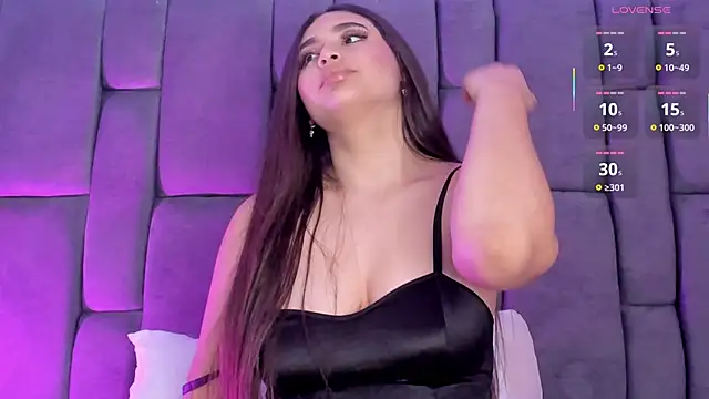 LeylaWoods online show from 09.28.25