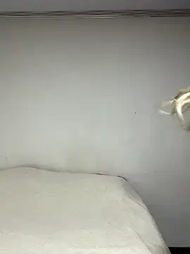 Snapshot of kymberly-reyes11 chatting on 12.04.25 kymberly-reyes11 online show from 12.04.25