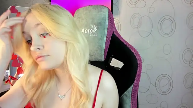 Julliakoill online show from 02.14.26