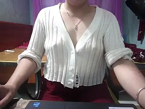 Snapshot of Xue_weng chatting on 05.24.26 Xue weng online show from 05.24.26