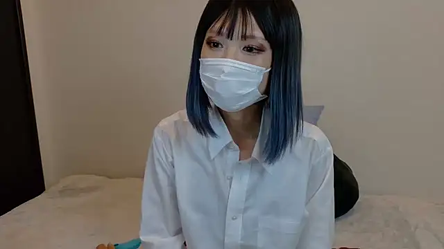 sarina at online show from 10.15.25