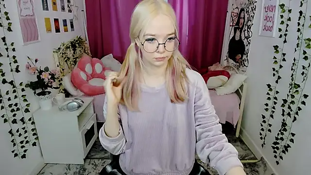 Snapshot of BellaMontgomery chatting on 03.20.26 BellaMontgomery online show from 03.20.26