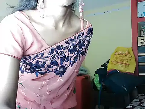 Snapshot of ROSE_GOLDE chatting on 10.05.25 ROSE GOLDE online show from 10.05.25