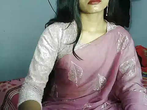 Snapshot of ROSE_GOLDE chatting on 01.06.26 ROSE GOLDE online show from 01.06.26