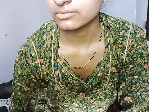 Snapshot of ROSE_GOLDE chatting on 06.27.26 ROSE GOLDE online show from 06.27.26