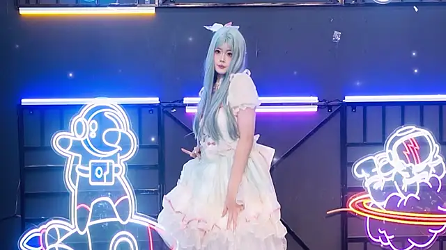 Snapshot of EYgirl222 chatting on 09.27.25 EYgirl222 online show from 09.27.25