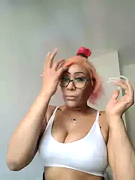 Snapshot of iamlalamilano chatting on 03.28.26 iamlalamilano online show from 03.28.26