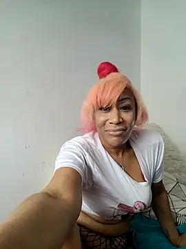 Snapshot of iamlalamilano chatting on 04.01.26 iamlalamilano online show from 04.01.26