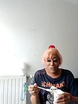 Snapshot of iamlalamilano chatting on 04.15.26 iamlalamilano online show from 04.15.26