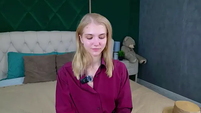 Snapshot of 4example_Chloe chatting on 07.14.26 4example Chloe online show from 07.14.26