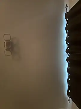 Snapshot of busty_p chatting on 11.16.25 busty p online show from 11.16.25