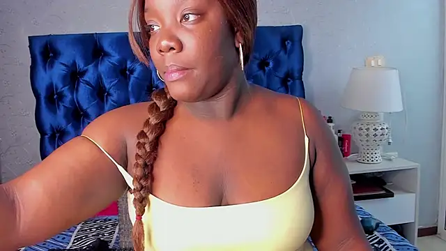 Snapshot of TANISHA_HILL chatting on 10.20.25 TANISHA HILL online show from 10.20.25