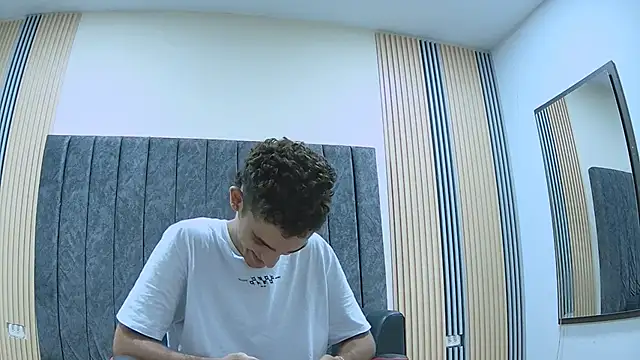 Snapshot of nathan_shimmer chatting on 04.04.26 nathan shimmer online show from 04.04.26