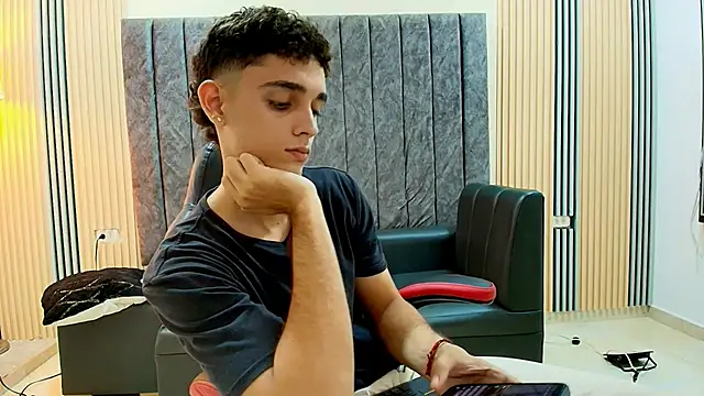Snapshot of nathan_shimmer chatting on 05.17.26 nathan shimmer online show from 05.17.26
