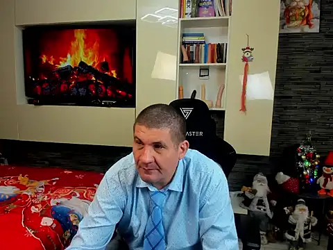 Snapshot of SpartacusDaddy48 chatting on 01.17.26 SpartacusDaddy48 online show from 01.17.26