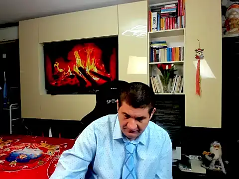 Snapshot of SpartacusDaddy48 chatting on 02.01.26 SpartacusDaddy48 online show from 02.01.26