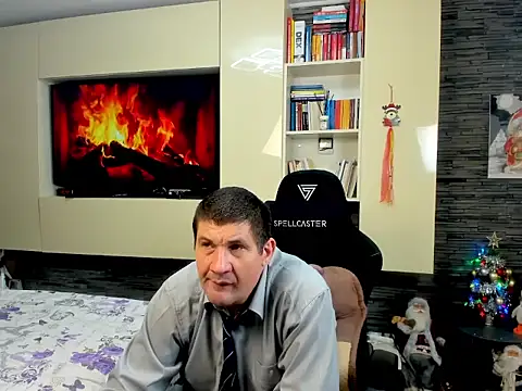 Snapshot of SpartacusDaddy48 chatting on 02.14.26 SpartacusDaddy48 online show from 02.14.26