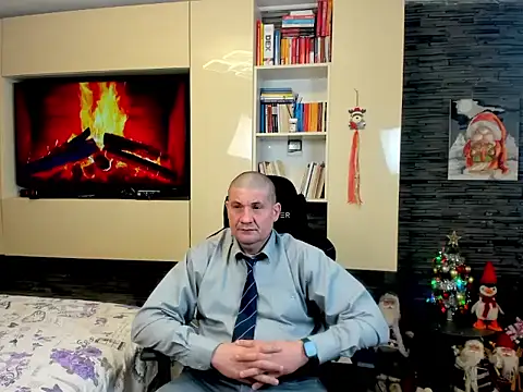 Snapshot of SpartacusDaddy48 chatting on 02.17.26 SpartacusDaddy48 online show from 02.17.26