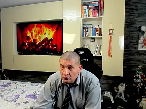 Snapshot of SpartacusDaddy48 chatting on 02.19.26 SpartacusDaddy48 online show from 02.19.26