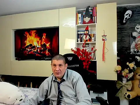 Snapshot of SpartacusDaddy48 chatting on 03.01.26 SpartacusDaddy48 online show from 03.01.26