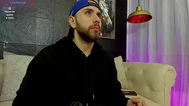 Snapshot of Maximo_Wolff chatting on 11.09.25 Maximo Wolff online show from 11.09.25