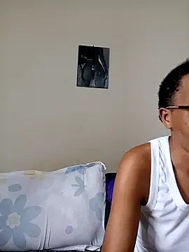Snapshot of Miss-Hennessy chatting on 04.27.26 Miss-Hennessy online show from 04.27.26