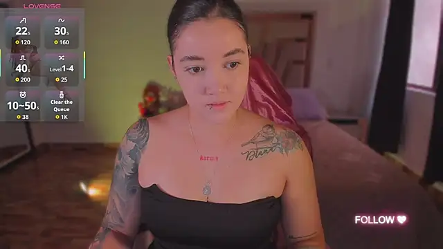 lunaarose online show from 11.07.25