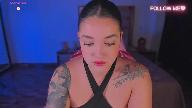 lunaarose online show from 12.02.25