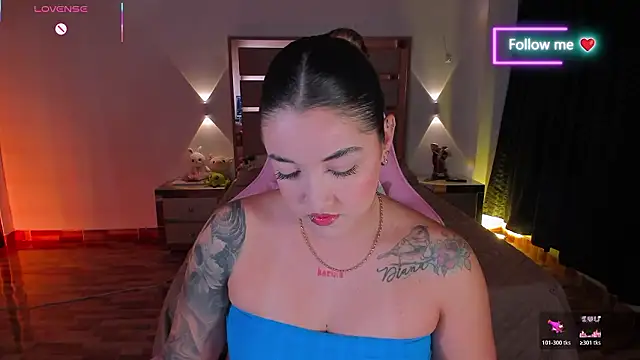 lunaarose online show from 02.03.26