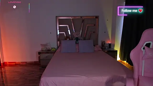 lunaarose online show from 02.07.26