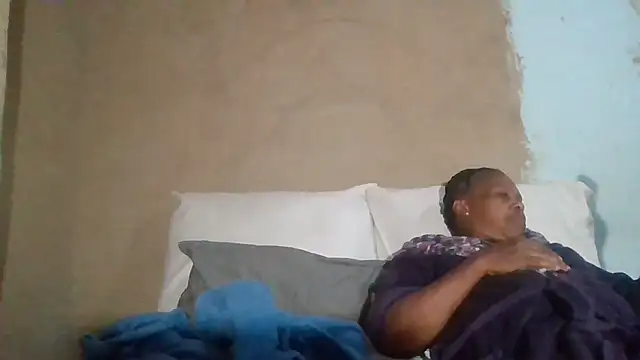 Snapshot of Nicky52 chatting on 10.12.25 Nicky52 online show from 10.12.25