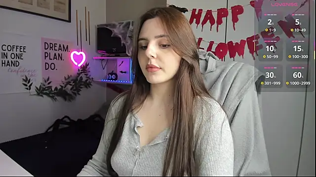 LiaWoow online show from 11.03.25