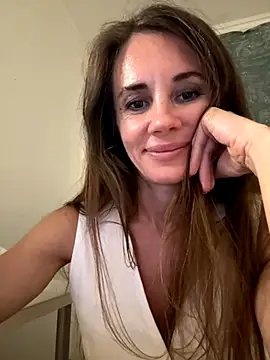 LucieMack online show from 09.10.25