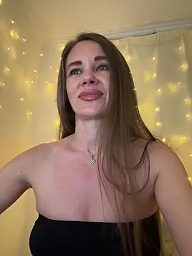 Snapshot of LucieMack chatting on 07.19.26 LucieMack online show from 07.19.26